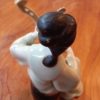 Jeune fille assise jouant du luth - Porcelaine chinoise – Image 4