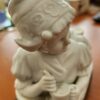 L'heure du thé - Biscuit en porcelaine monté sur laiton ouvragé – Image 9