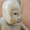 Gros bébé dans son bain - Sculpture en bois massif cérusé – Image 6