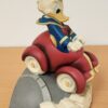 Donald en voiture rouge - Statuette © Démons & Merveilles ® - Résine – Image 3