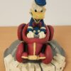 Donald en voiture rouge - Statuette © Démons & Merveilles ® - Résine