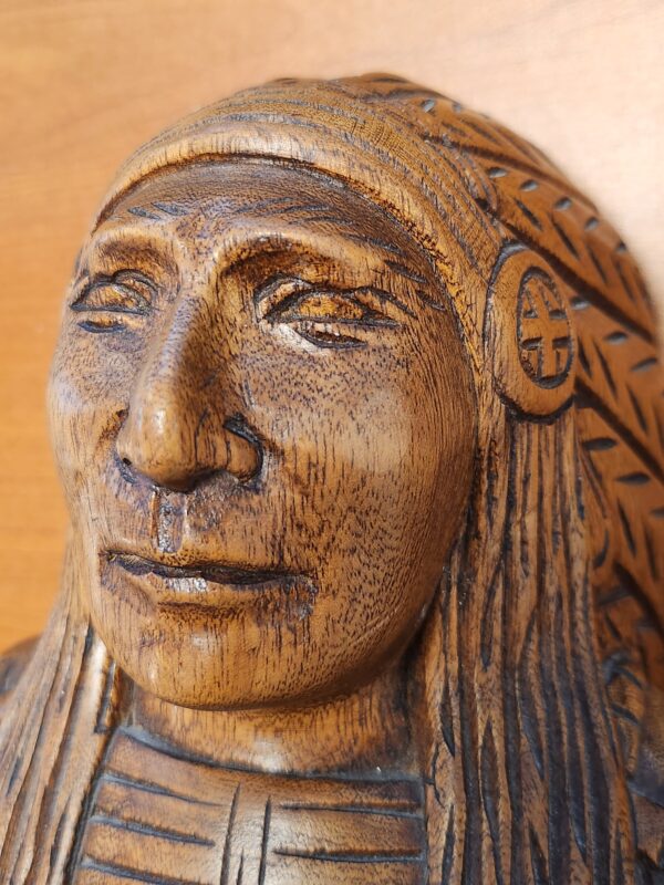 Buste de chef indien (Geronimo ?) - Bois massif sculpté – Image 3