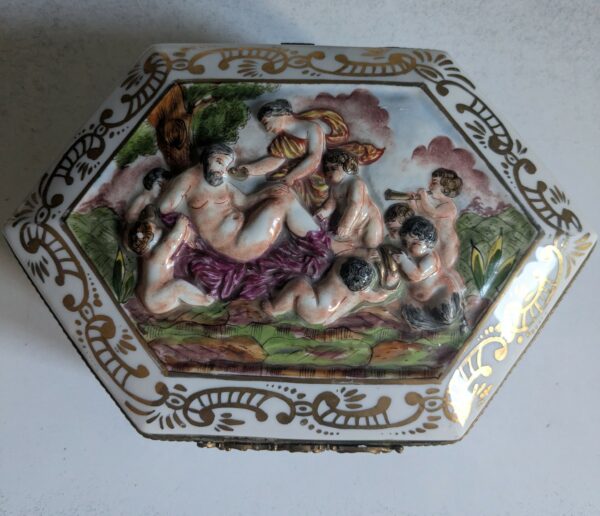 Coffret en porcelaine Capodimonte