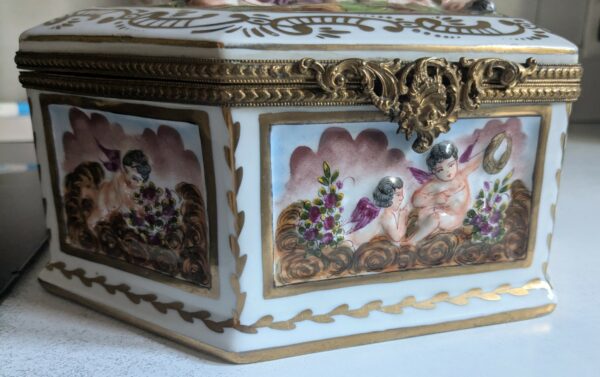 Coffret en porcelaine Capodimonte – Image 4