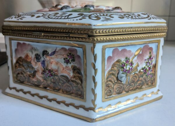 Coffret en porcelaine Capodimonte – Image 2