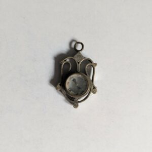 Pendentif avec un vrai compas