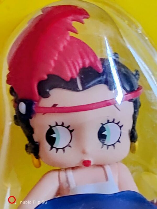 Betty Boop danse le French Cancan