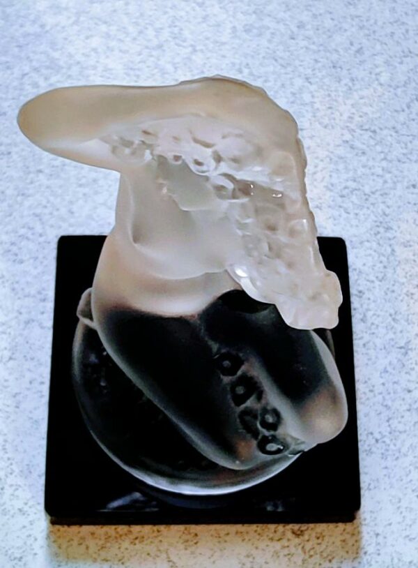 Statuette Presse-papier Cristal - Femme Nue "Floréal" - LALIQUE FRANCE 20ème siècle – Image 2
