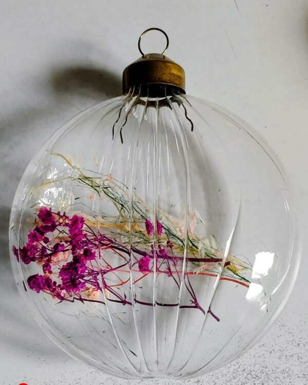 Suspensions bohèmes en verre avec brins de fleurs séchées – Image 3
