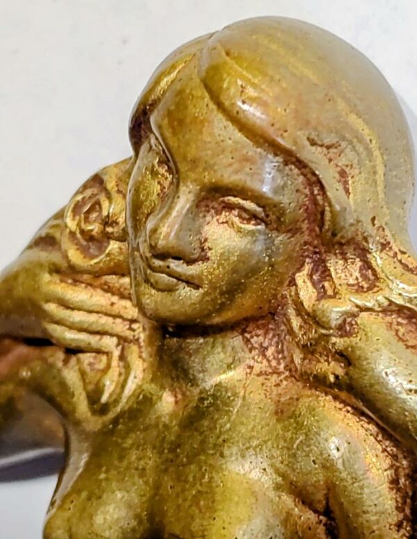 Statuette en bronze  signée H. MOLINS - Femme nue accroupie – Image 5