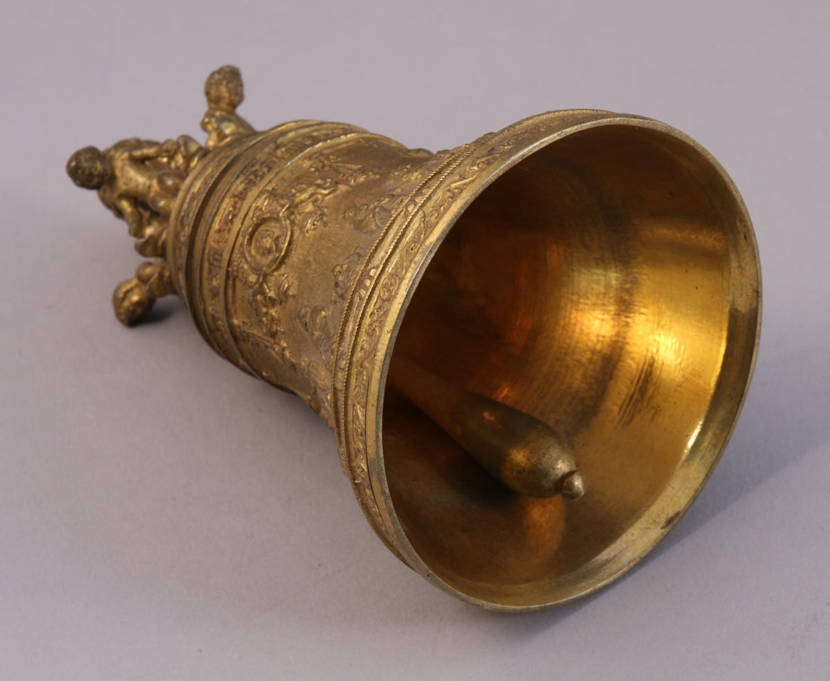 CLOCHETTE LITURGIQUE ET SON SUPPORT EN BRONZE – Image 4