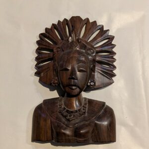 Tête de femme danseuse balinaise