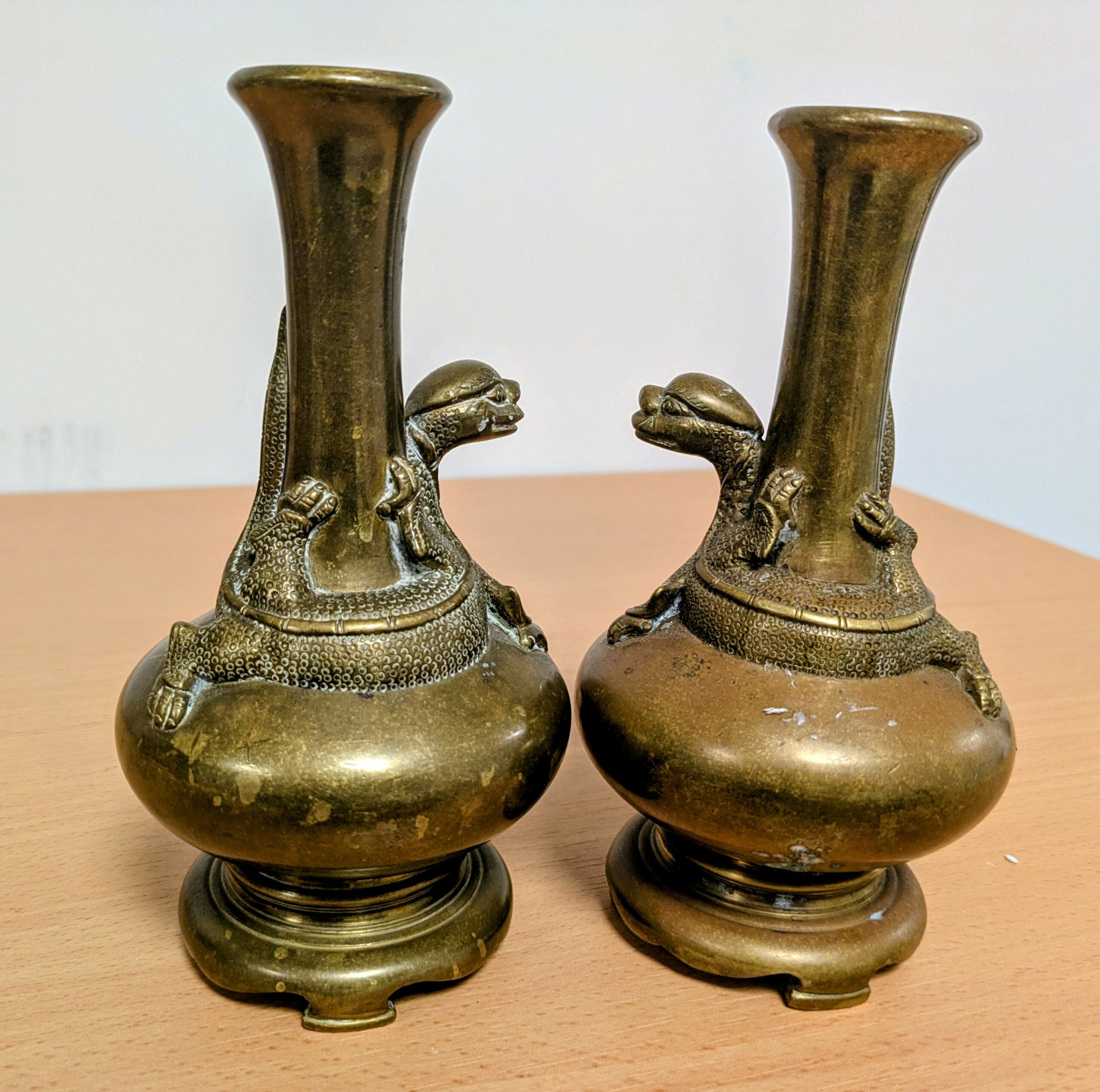 Paire de vases chinois bronze dragons vintage art asiatique